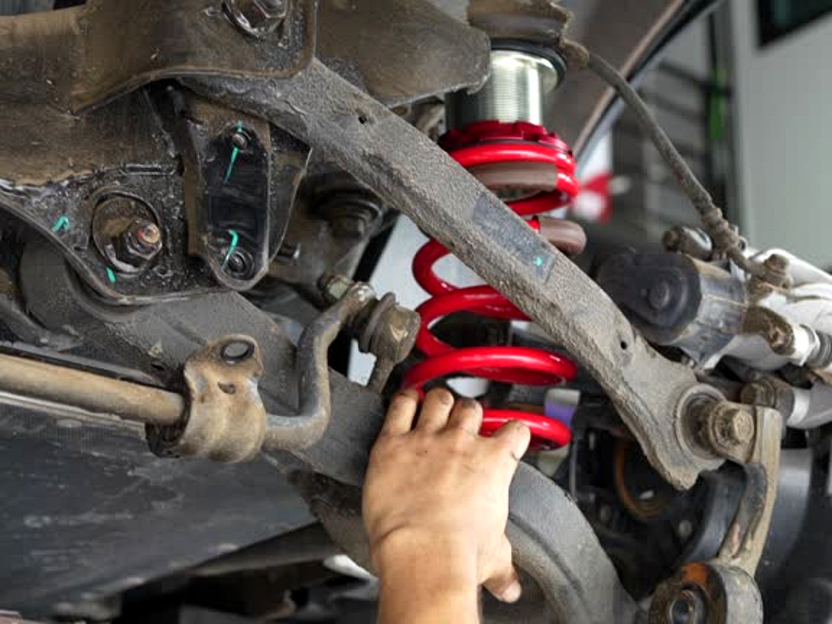 Suspension repair service